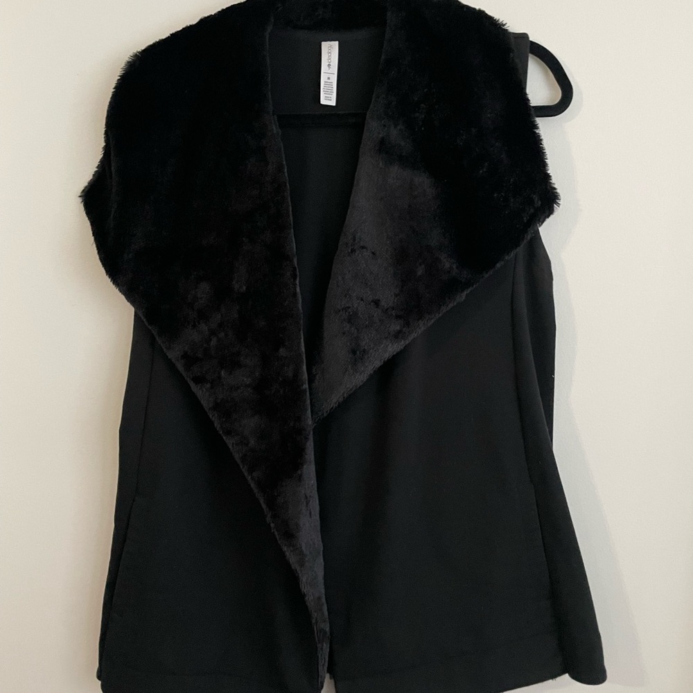 Black faux fur lined comfort vest